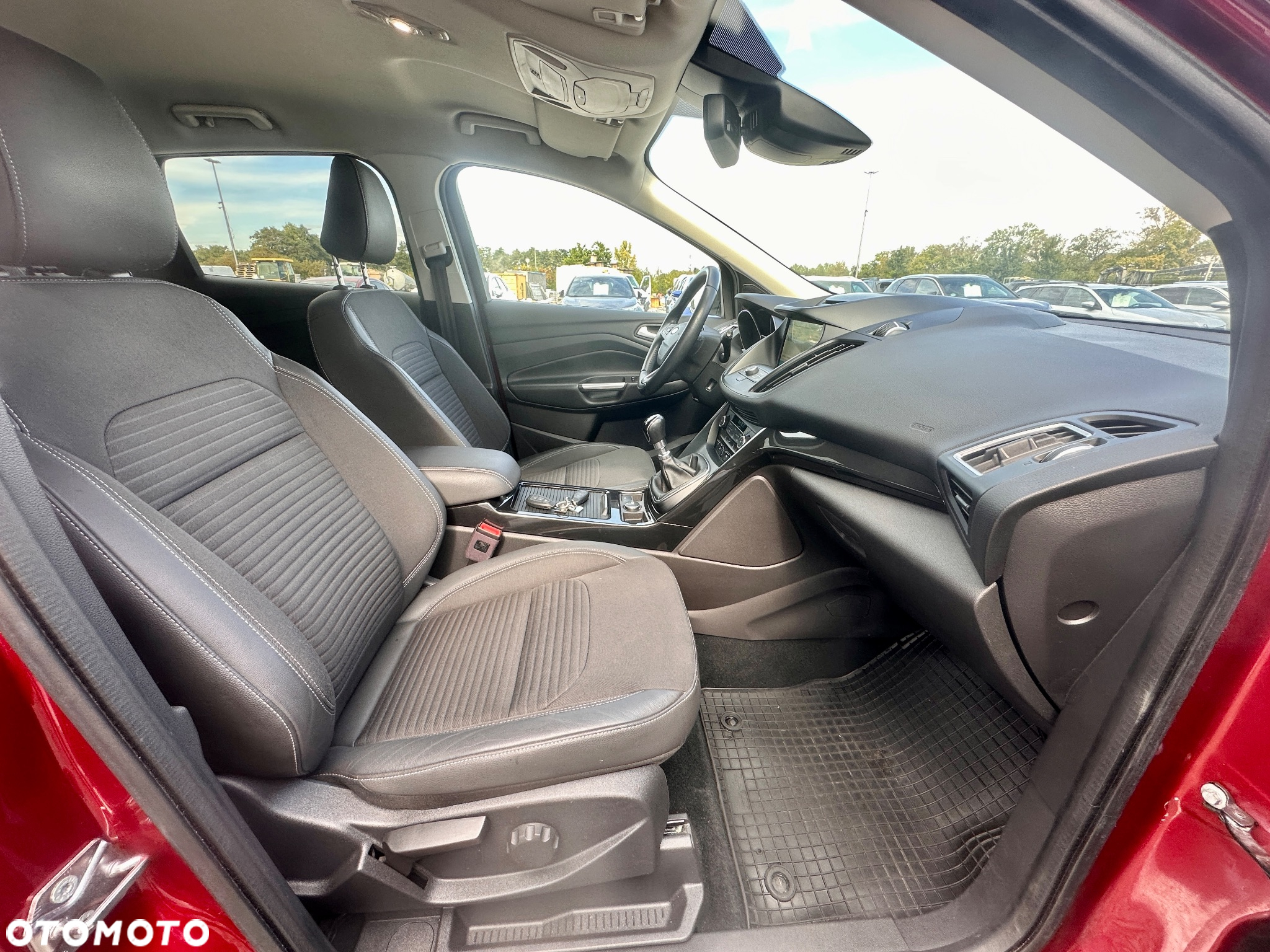 Ford Kuga 1.5 EcoBoost 2x4 Titanium - 17