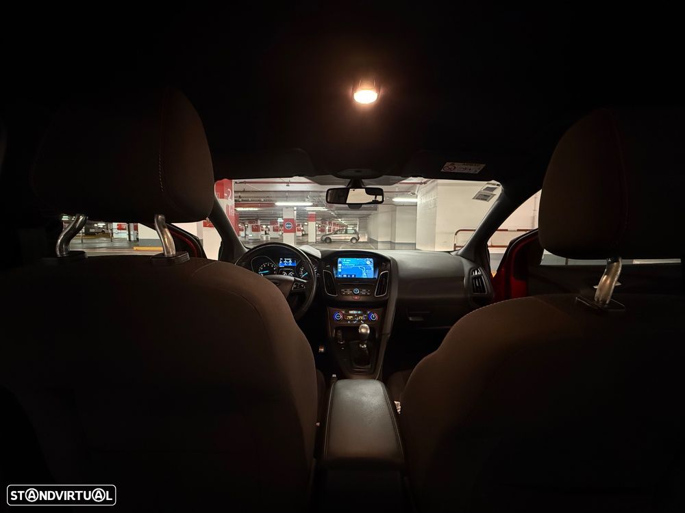 Ford Focus 1.0 EcoBoost ST-Line - 11