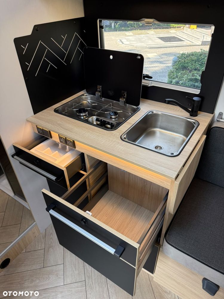 Ford Chausson 720 Titanium Line - 27
