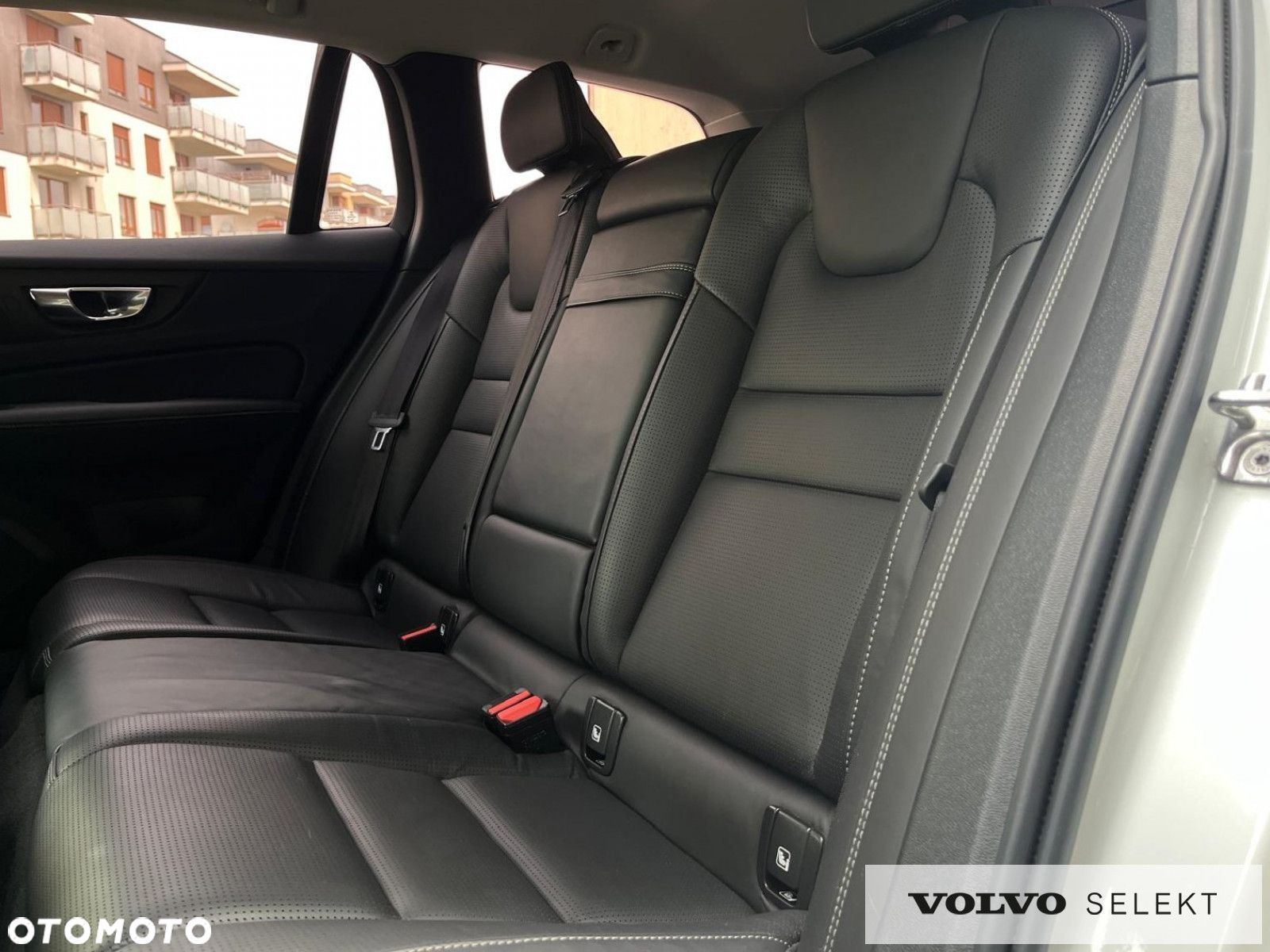 Volvo V60 Cross Country - 15