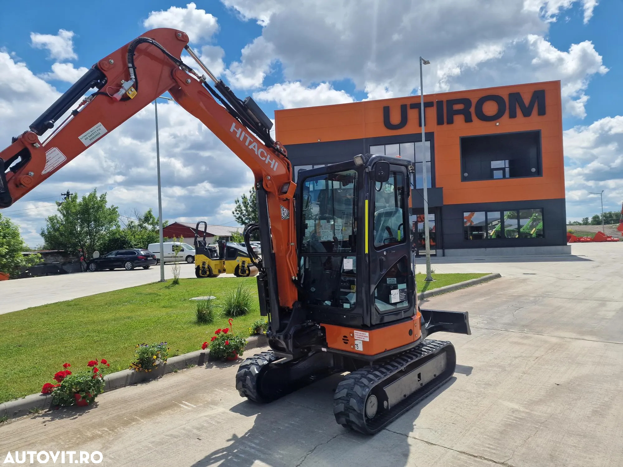 Hitachi ZX33, 3,7 tone, 2023/05, 1.163h, CUPLA RAPIDA+3 CUPE NOI, Senile 80% bune, Instalatia de picon pe brate, Sistem antifurt, Aer conditioinat, adanc sapare 4mc, ridica tevi de 2,5tone, STARE FOARTE BUNA< CA NOU, posibilitate leasing 4 ani-36900 EUR+Tva - 26