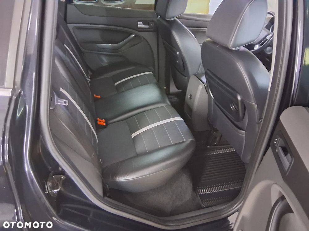 Ford Kuga - 13
