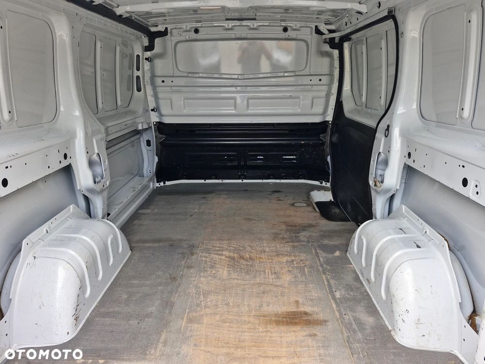 Opel Vivaro - 24