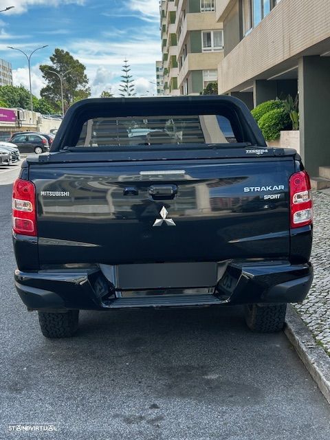 Mitsubishi L200 2.4 DI-D CD Intense Sport Strakar 4WD - 12