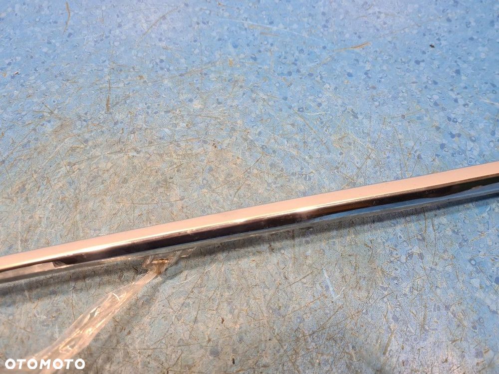 TOYOTA  COROLLA E21 LISTWA ATRAPY GRILLA PRAWA 53121-024607450 - 3