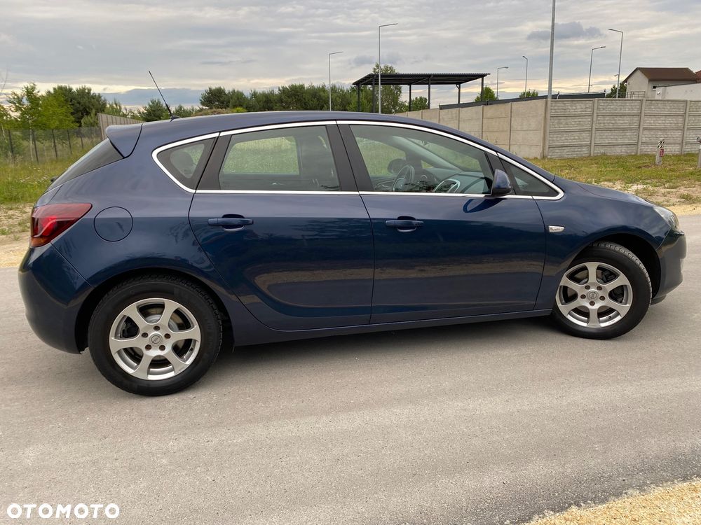 Opel Astra 1.6 Turbo - 6