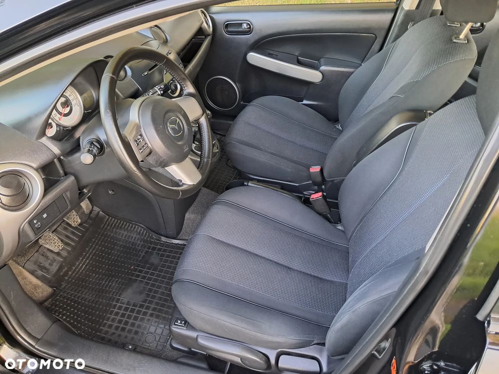 Mazda 2 - 16