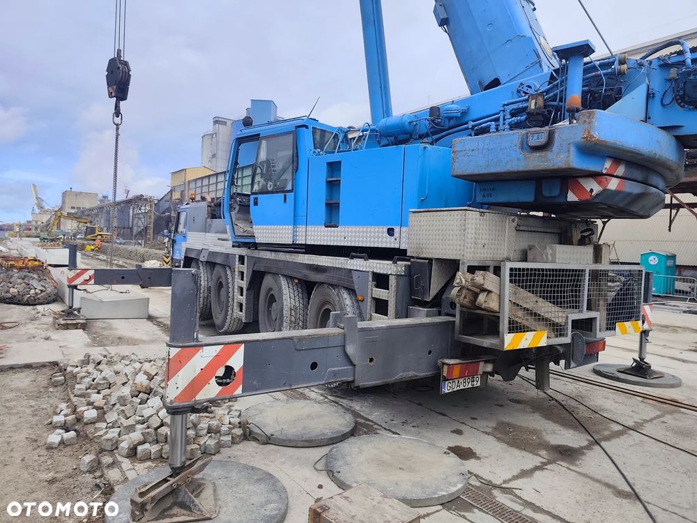 Liebherr LTM 1090/2 - 12