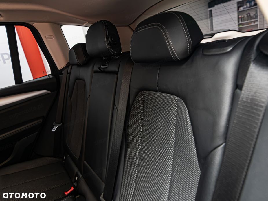 BMW X3 xDrive20i Advantage - 23