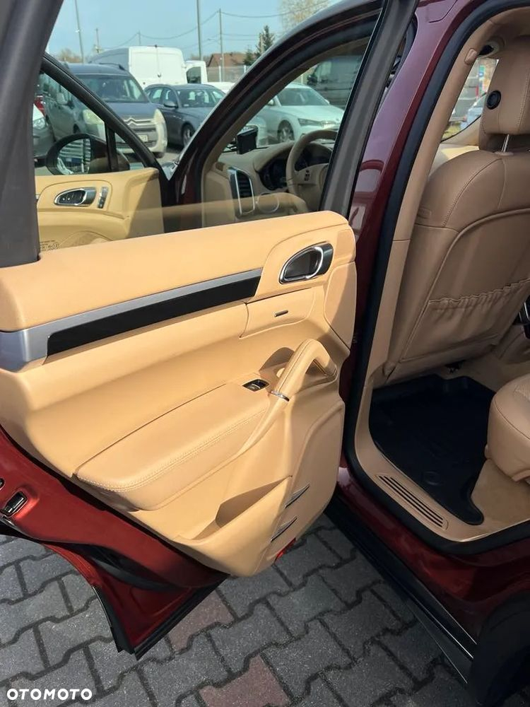 Porsche Cayenne Standard - 17