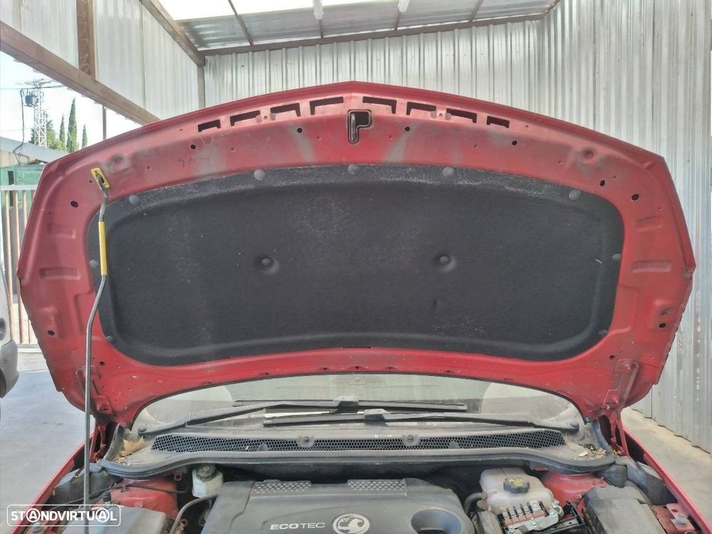 CAPÔ OPEL ASTRA J 2011 - - 2