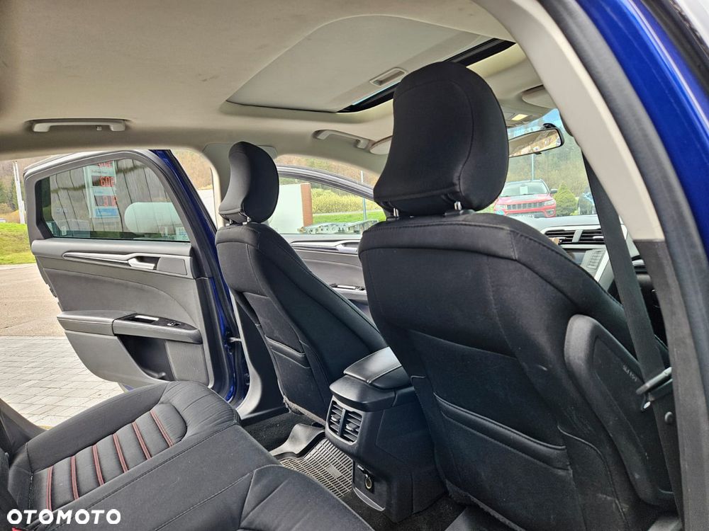 Ford Fusion - 15