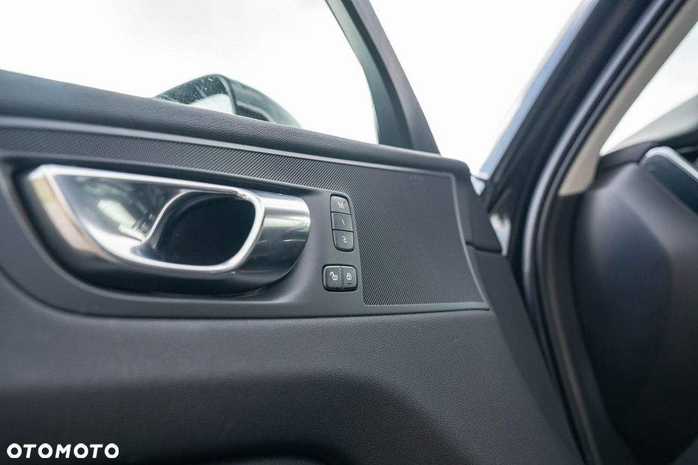 Volvo XC 60 B5 B AWD Inscription - 26
