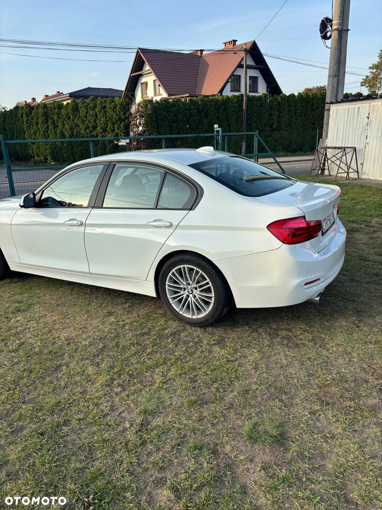 BMW 3 Series 2016 photo 3
