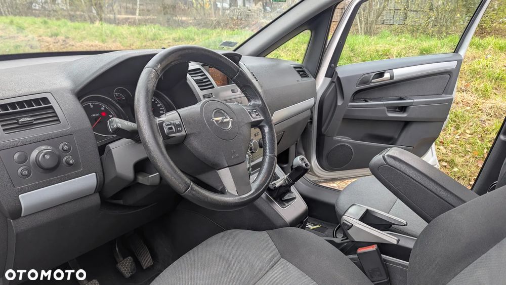 Opel Zafira 1.9 CDTI - 11