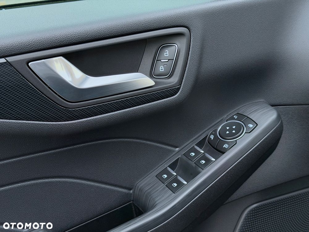 Ford Kuga - 22