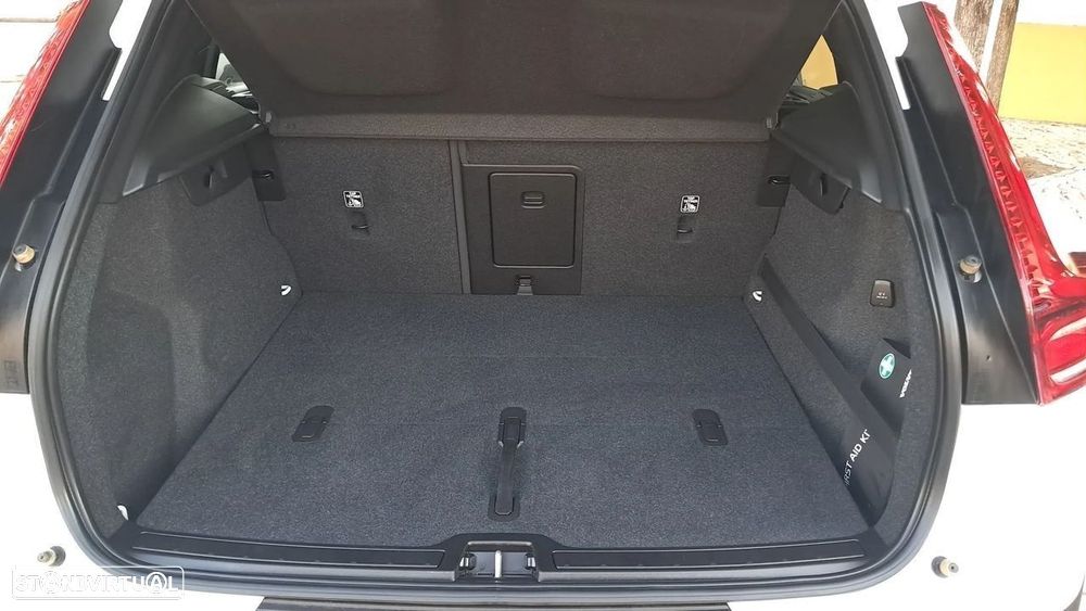 Volvo XC 40 2.0 D3 Momentum Plus - 54