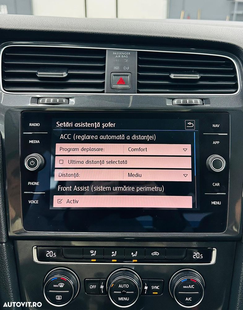 Volkswagen Golf 1.6 TDI SCR DSG Comfortline - 25