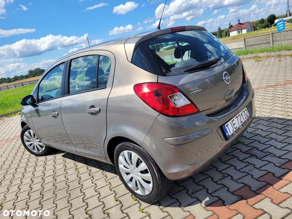 Opel Corsa 1.2 16V Cosmo - 32