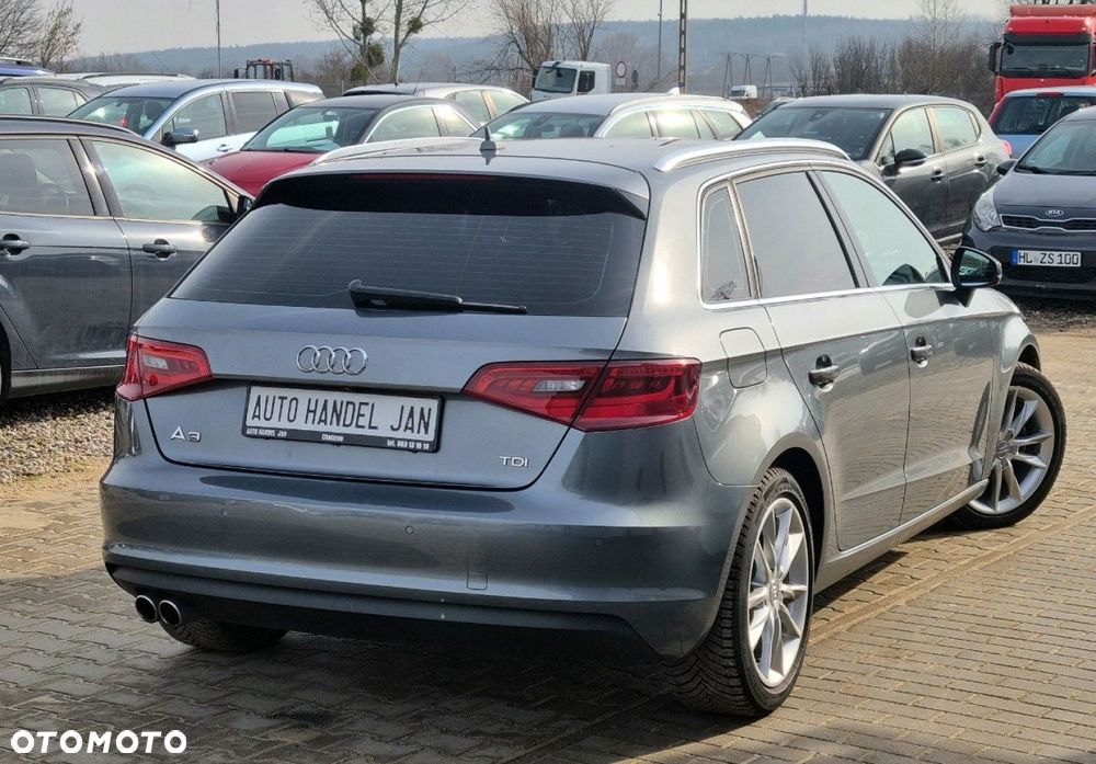 Audi A3 Sportback - 2