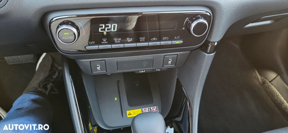 Toyota Yaris 1.5 VVT-i HSD Dynamic - 27