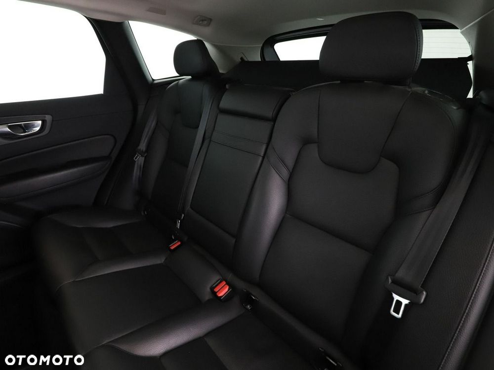 Volvo XC 60 T8 Plug-In Hybrid AWD Inscription - 19