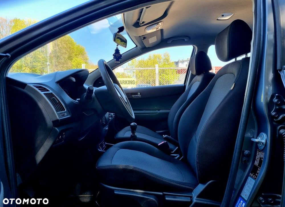 Hyundai i20 1.2 Trend - 9