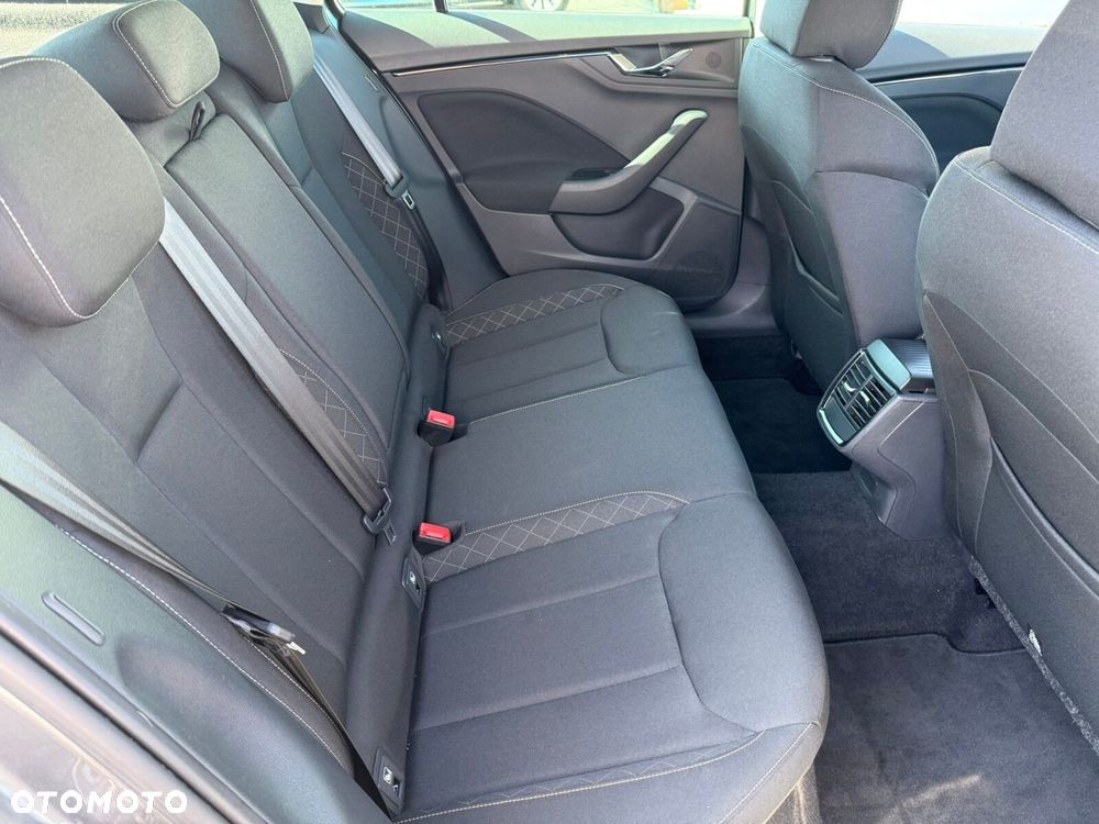 Skoda Kamiq 1.0 TSI Ambition DSG - 25