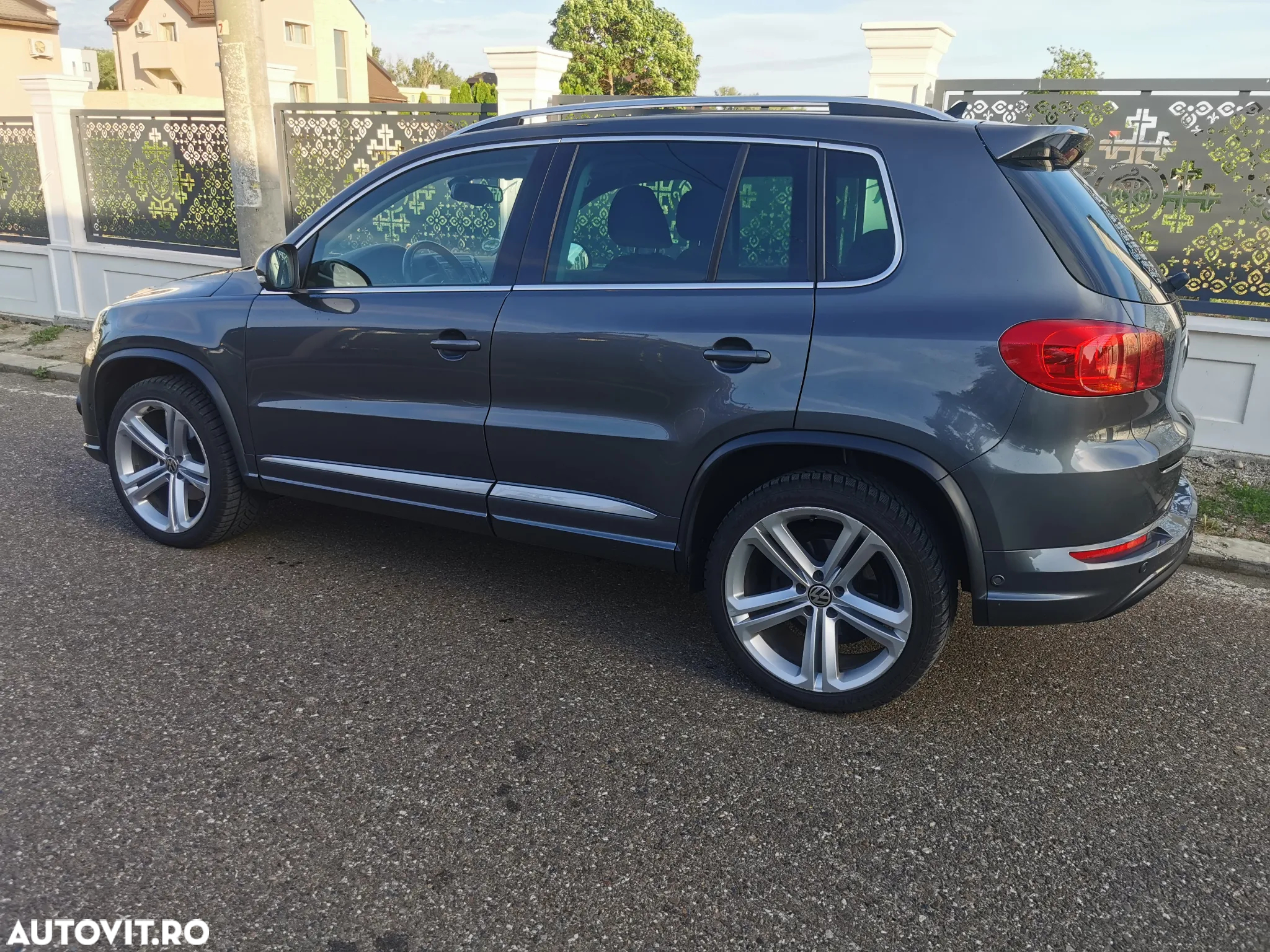 Volkswagen Tiguan - 19