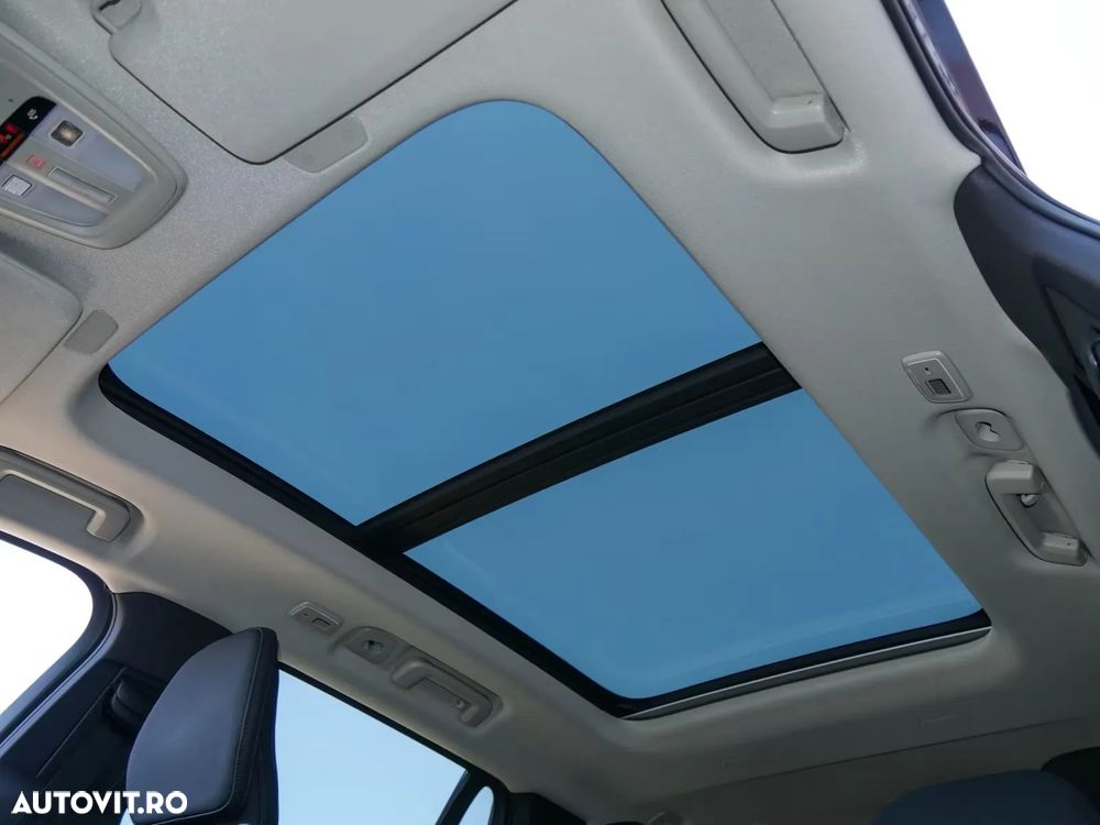 Volvo XC 90 - 9