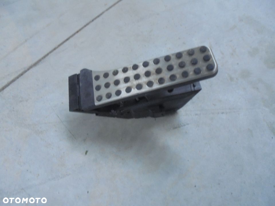MERCEDES E KLASA W238 AMG PEDAL GAZU - 1