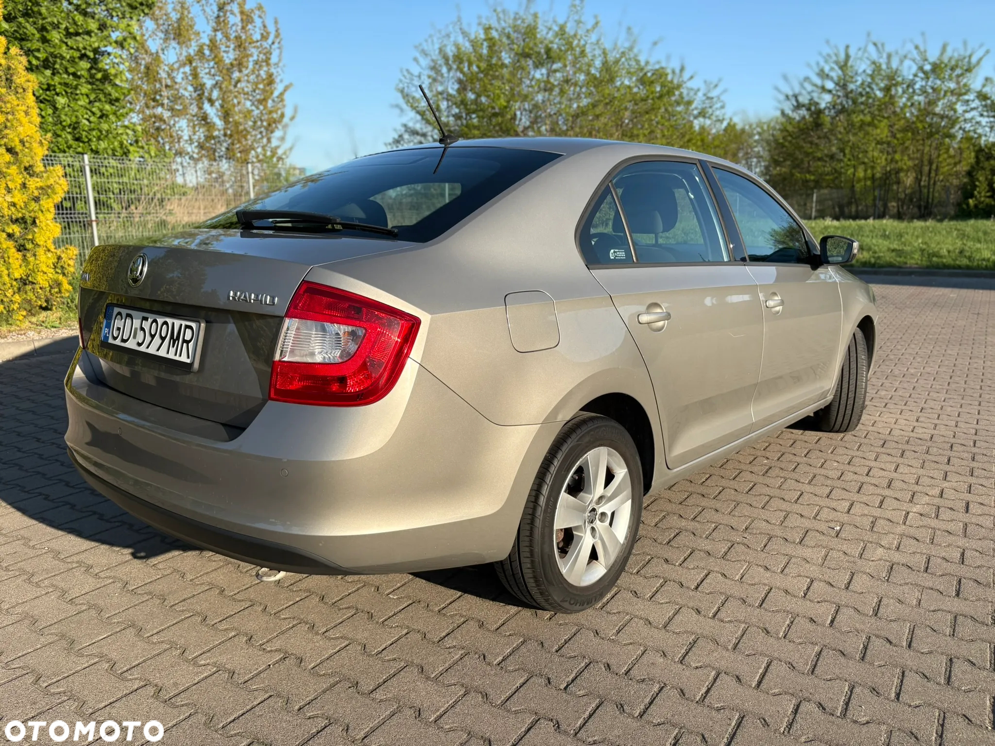 Skoda RAPID 1.2 TSI Ambition - 4