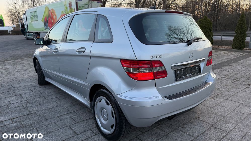 Mercedes-Benz Klasa B 180 BlueEFFICIENCY SPORT EDITION - 21