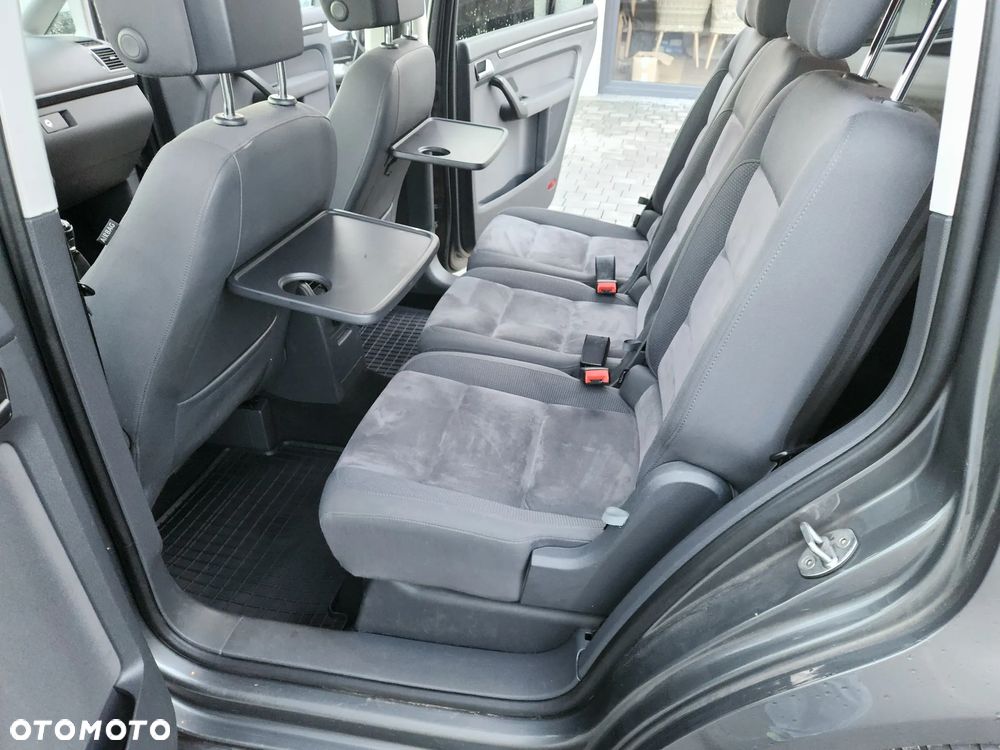 Volkswagen Touran 2.0 TDI Highline - 28