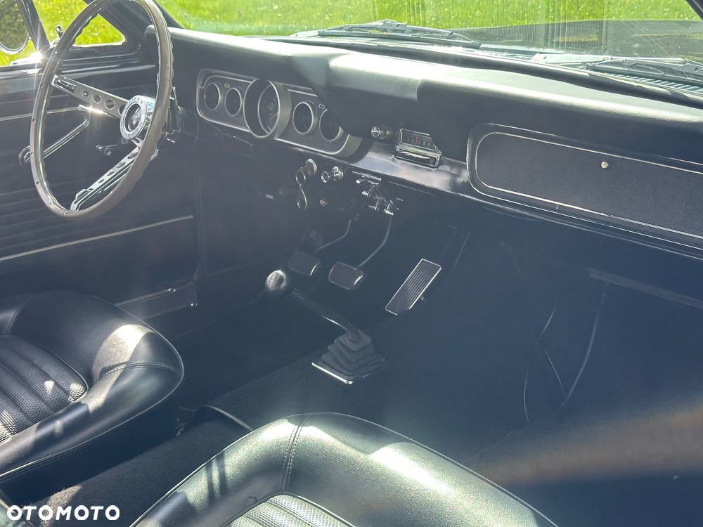 Ford Mustang - 28