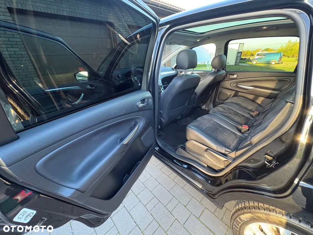 Ford S-Max - 13