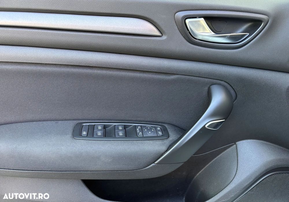 Renault Megane BLUE dCi 115 Techno - 13