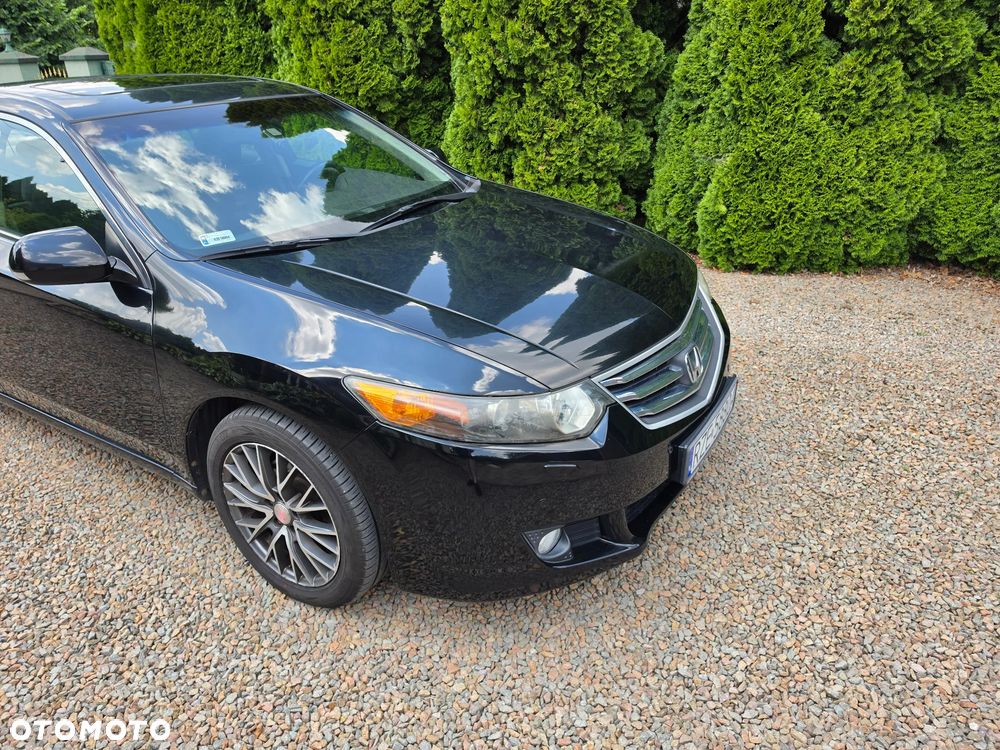 Honda Accord 2.0 Executive Nav - 9