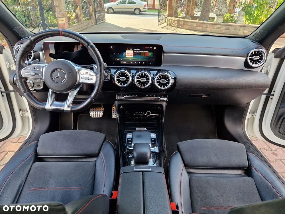 Mercedes-Benz CLA AMG 35 4-Matic 7G-DCT - 17