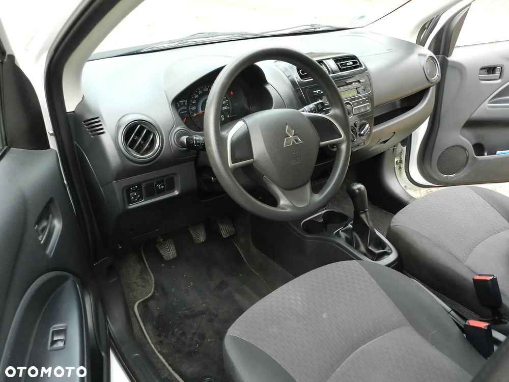 Mitsubishi Space Star - 13