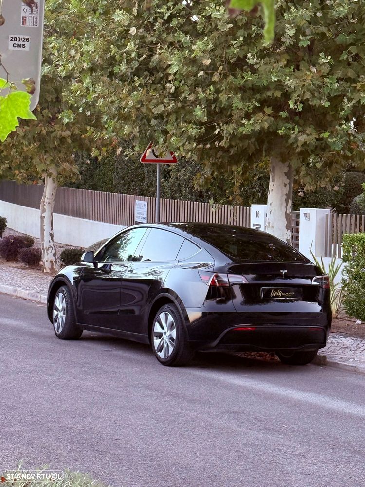 Tesla Model Y Long Range Dual Motor AWD - 28