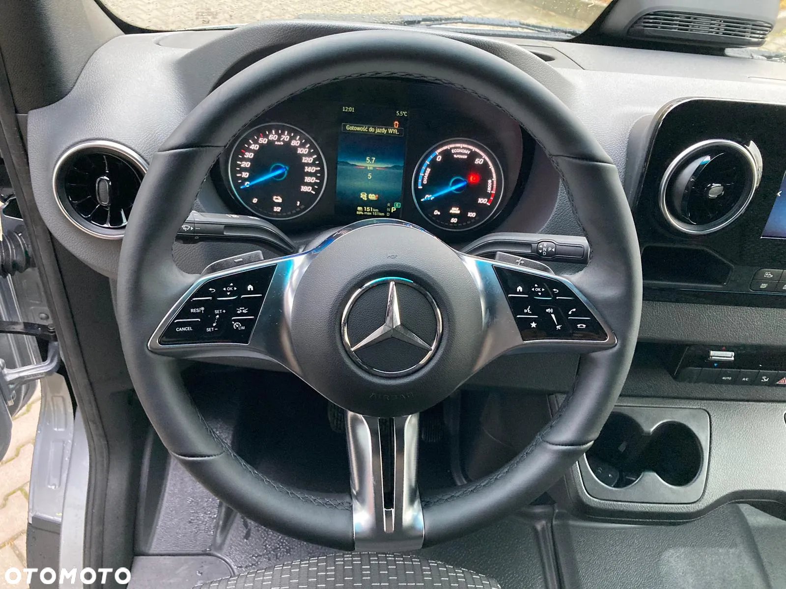Mercedes-Benz eSprinter - 17