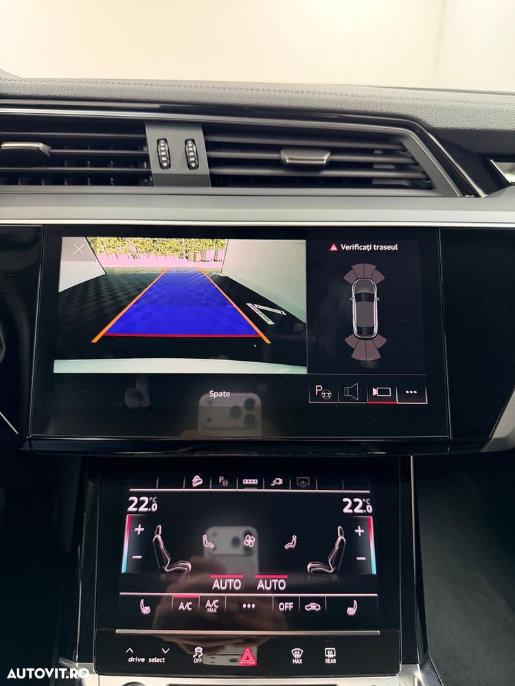 Audi e-tron 50 quattro S line - 22