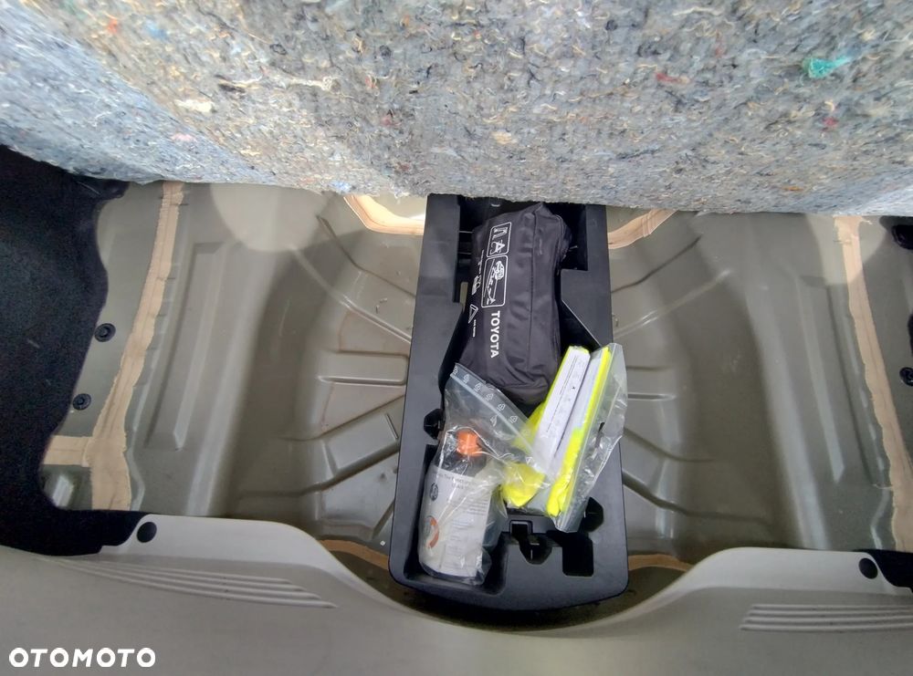 Toyota Aygo x-clusiv - 30