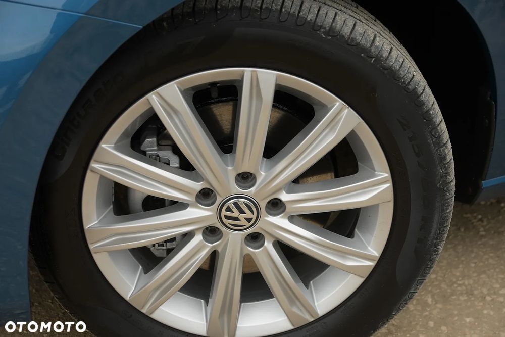 Volkswagen Touran 2.0 TDI SCR Highline - 15