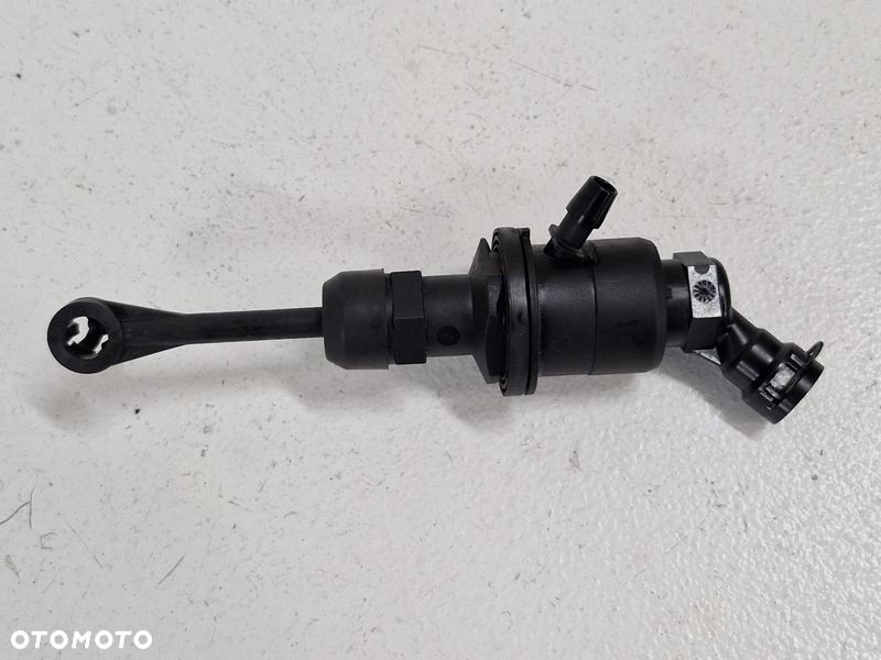 nissan juke 1 i f15 1.5 dci wysprzęglik pompka sprzęgła 306101u60a - 6