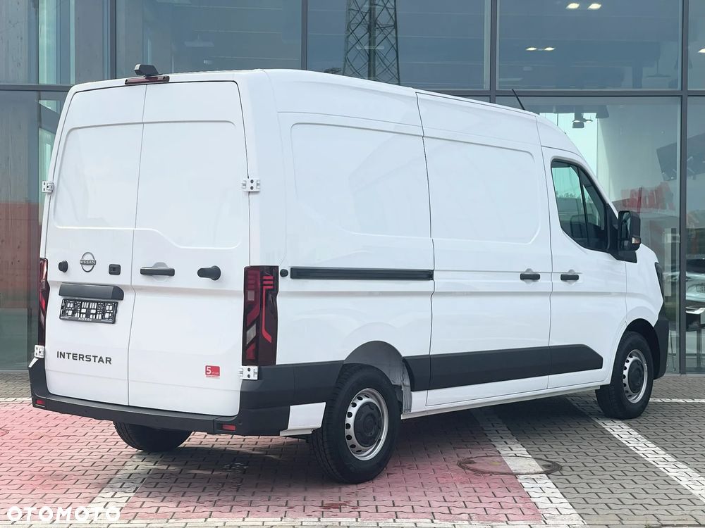 Nissan Interstar - 3