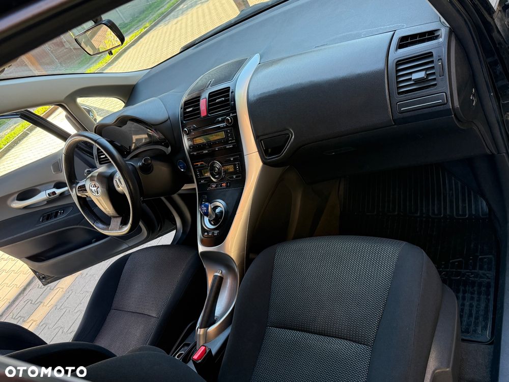Toyota Auris - 24