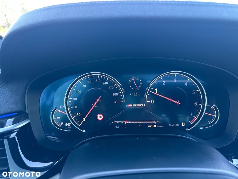 BMW Seria 5 M550i xDrive sport - 4