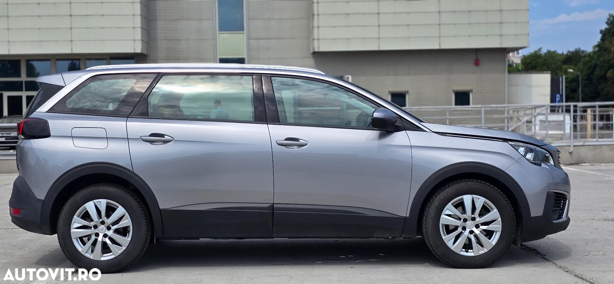Peugeot 5008 1.2 Puretech Turbo s&s Active - 24
